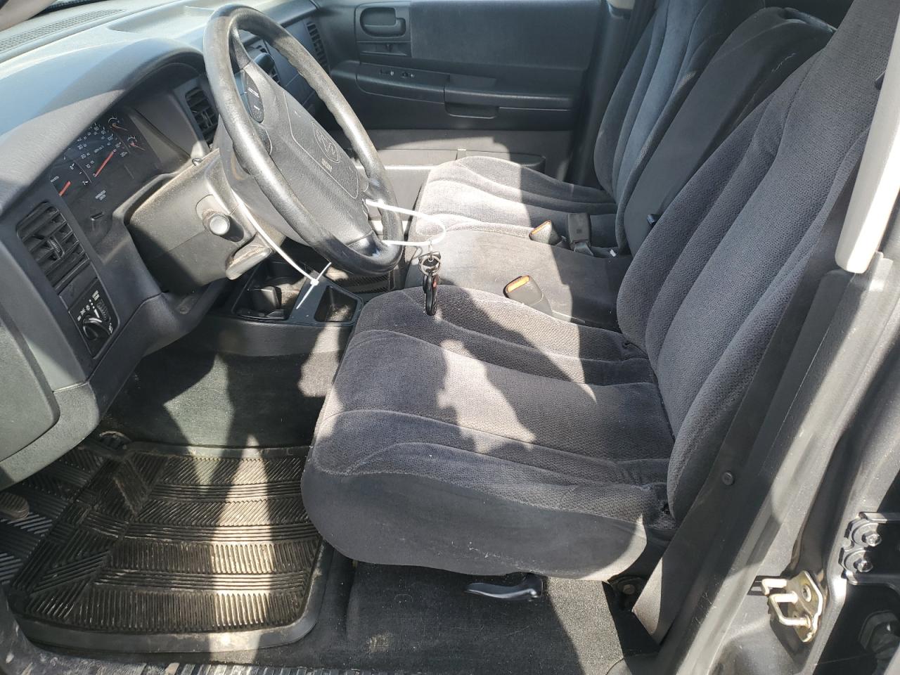 2004 Dodge Dakota - Image 7