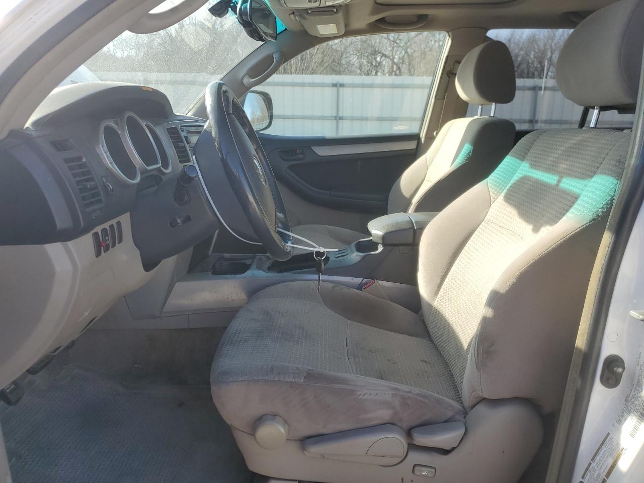 2004 Toyota 4Runner - Image 7
