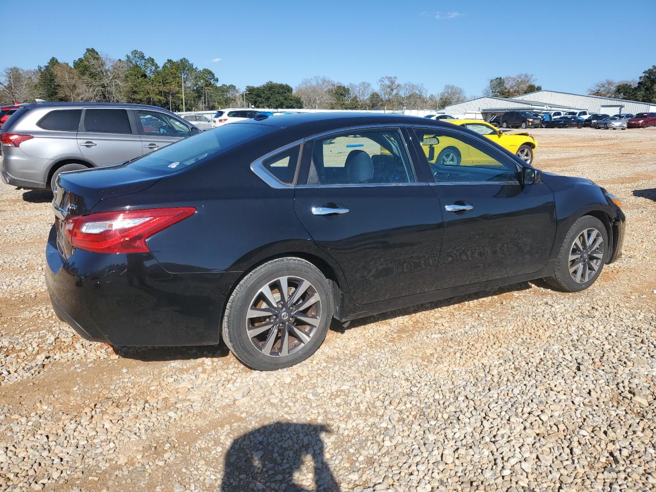 2017 Nissan Altima - Image 3