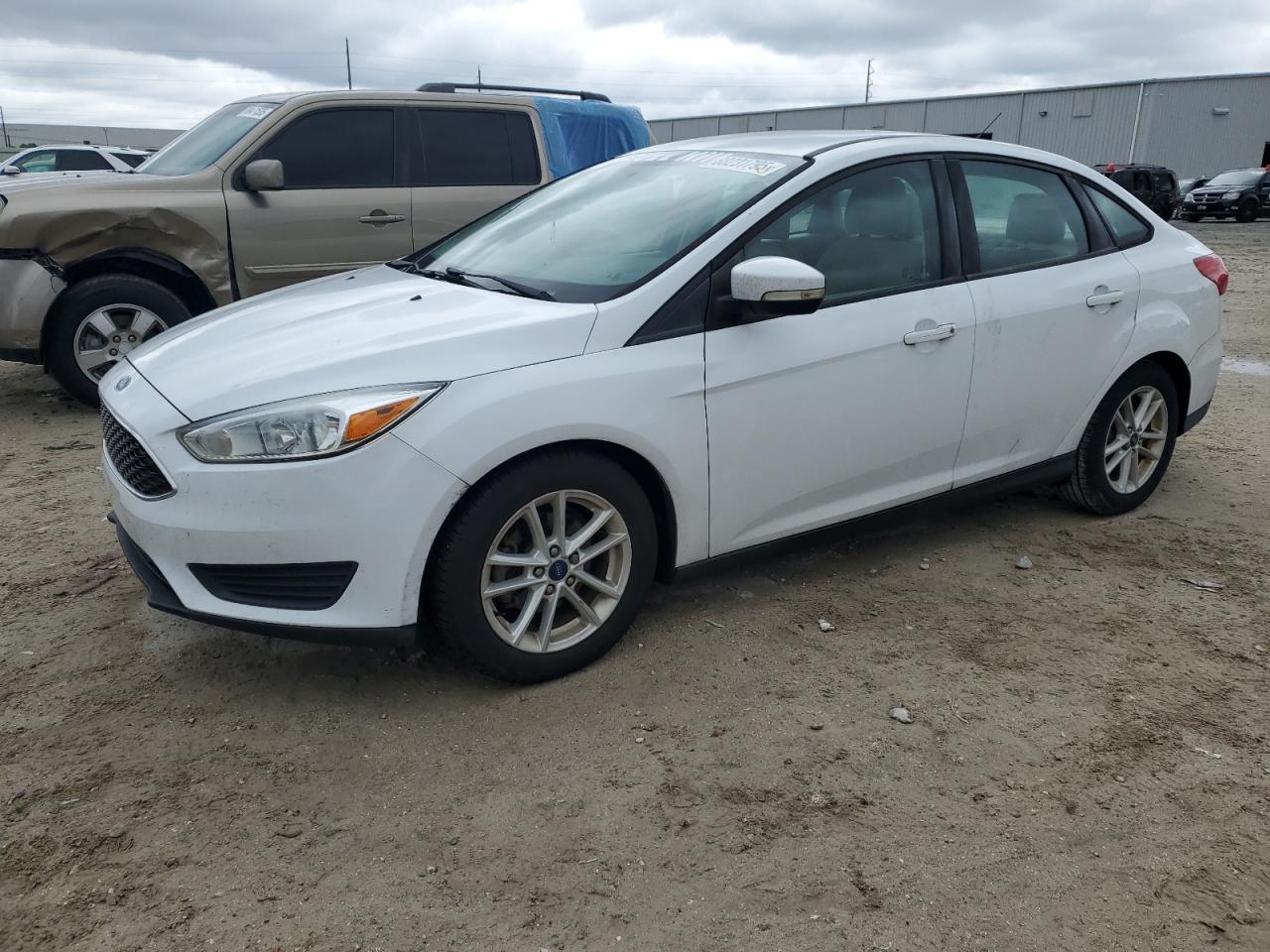 1FADP3F22HL208663 2017 FORD FOCUS - Image 1