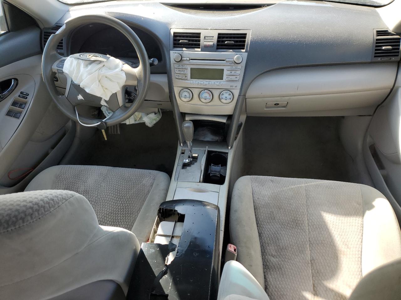 2011 Toyota Camry - Image 8