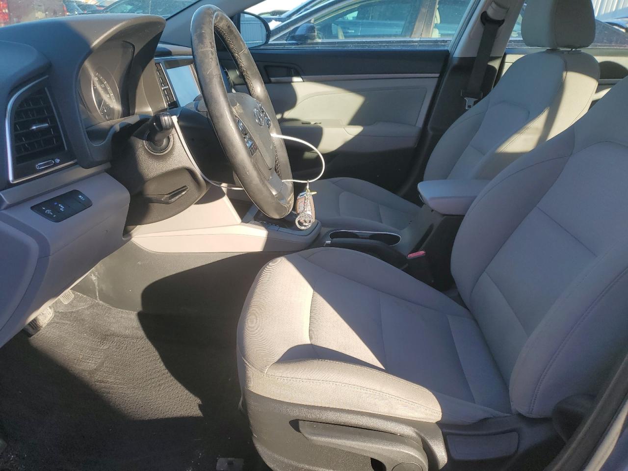 2018 Hyundai Elantra - Image 7