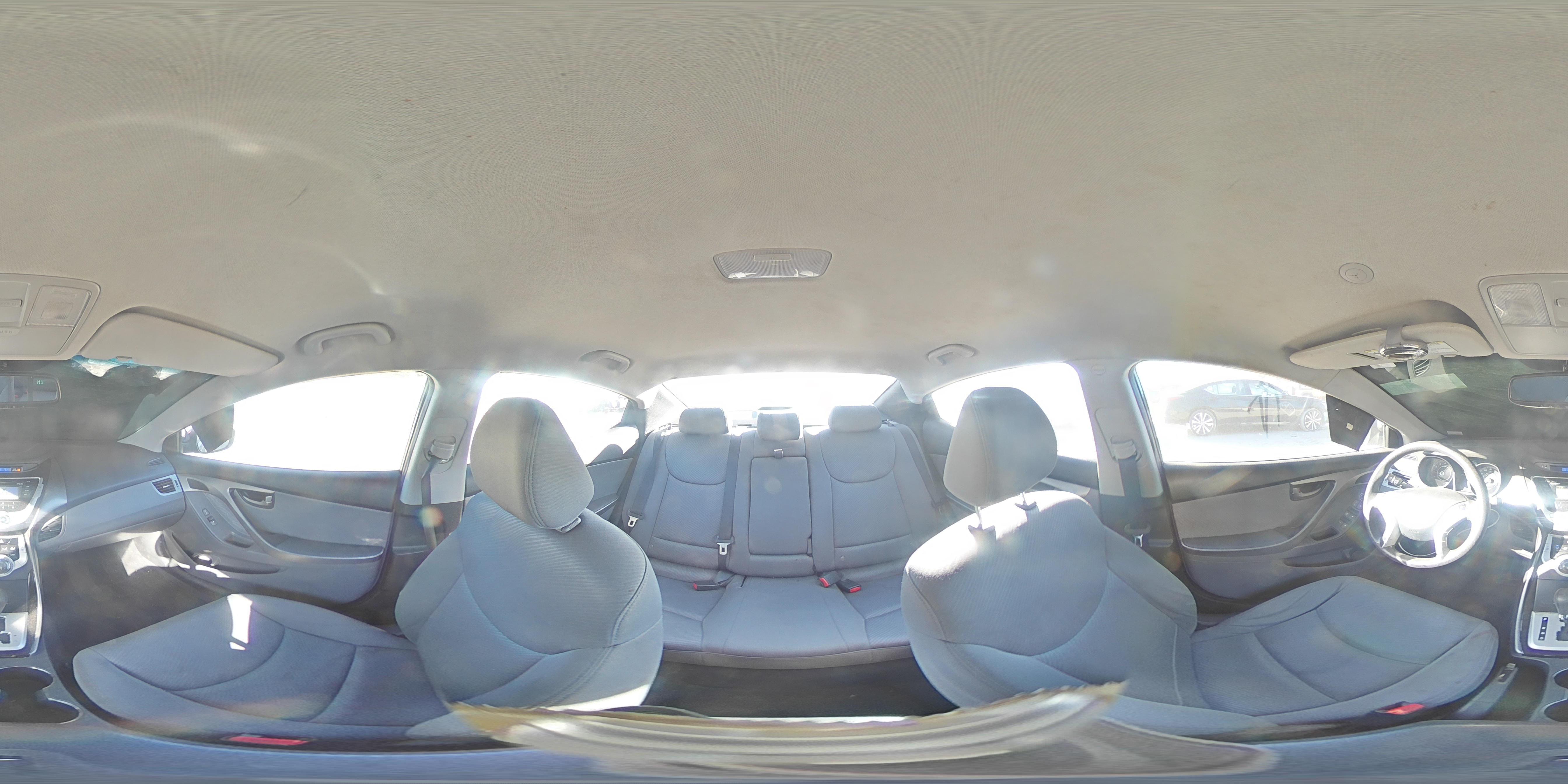 2012 Hyundai Elantra - Image 13