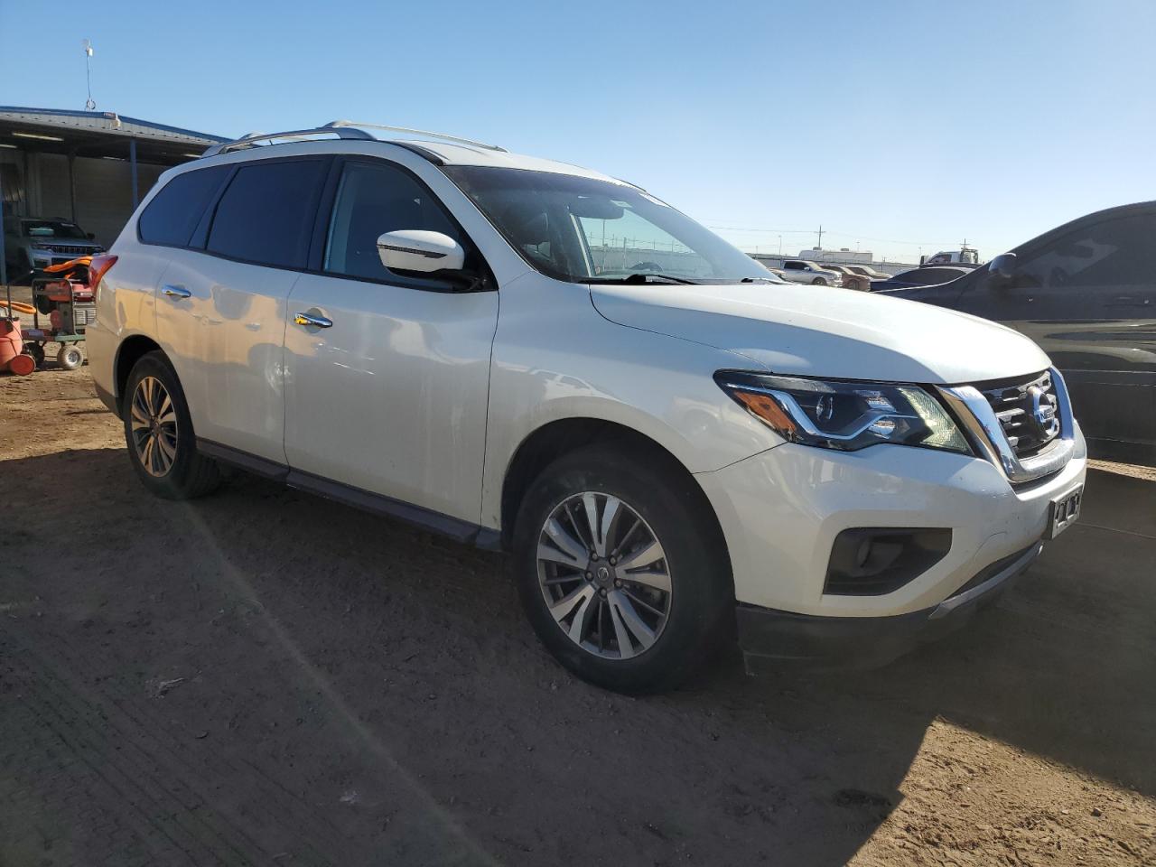 2017 Nissan Pathfinder - Image 4