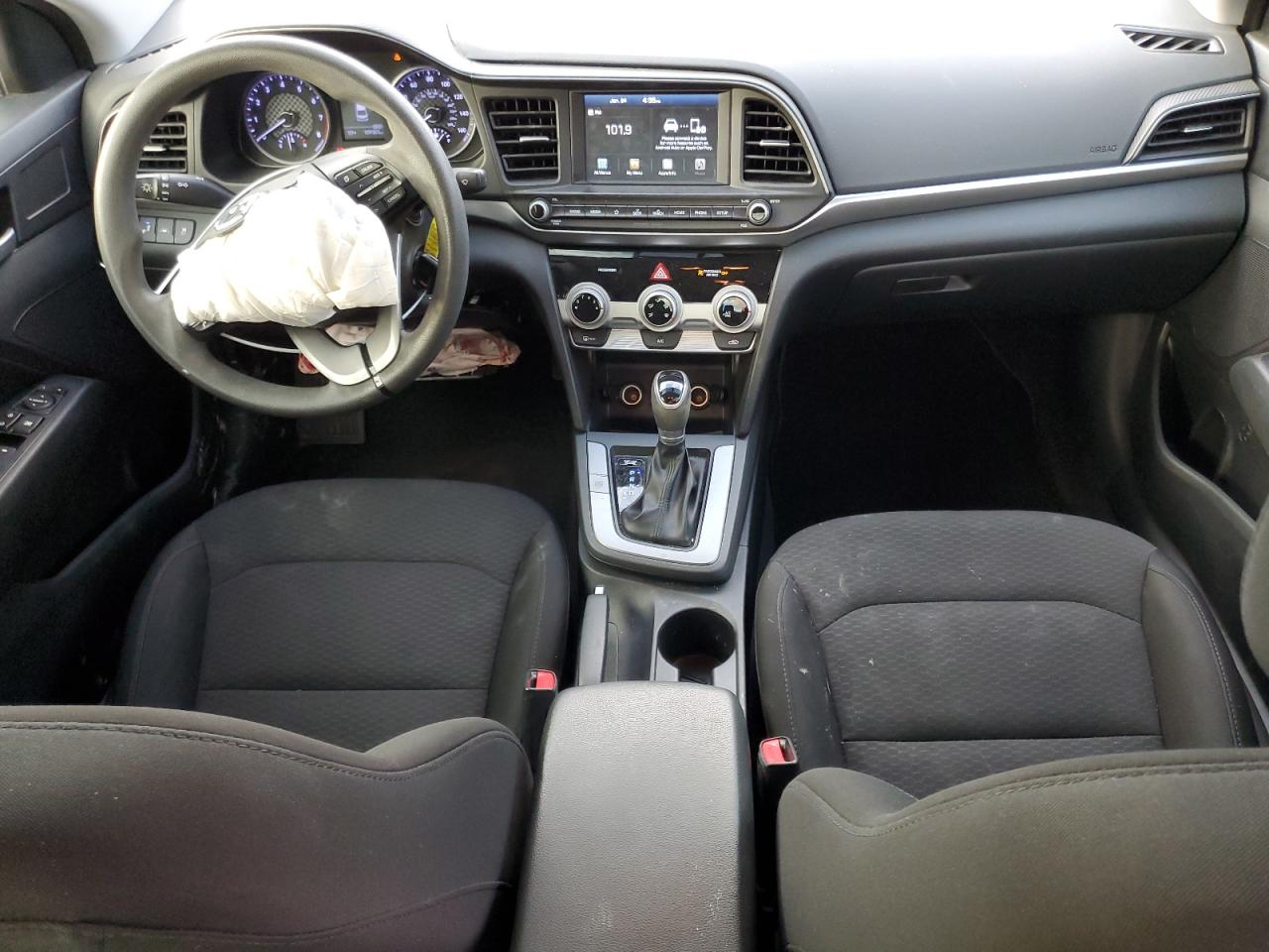 2019 Hyundai Elantra - Image 8