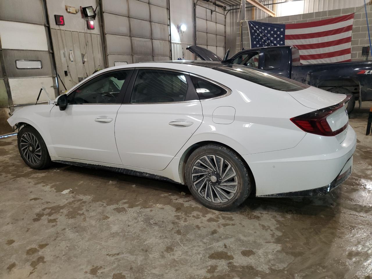 2023 Hyundai Sonata - Image 2