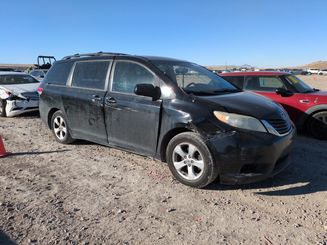 2013 Toyota Sienna - Image 4