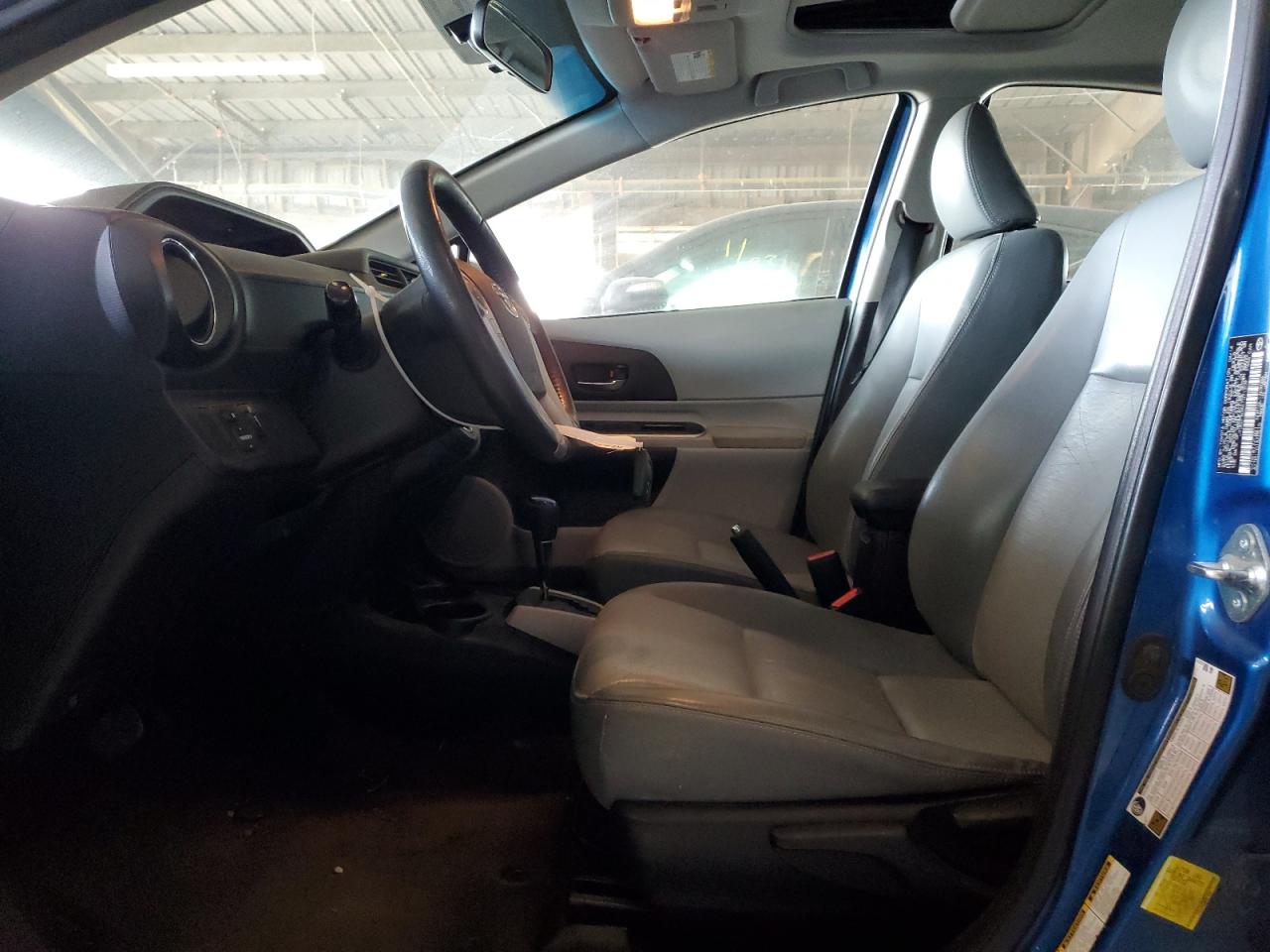 2014 Toyota Prius - Image 7