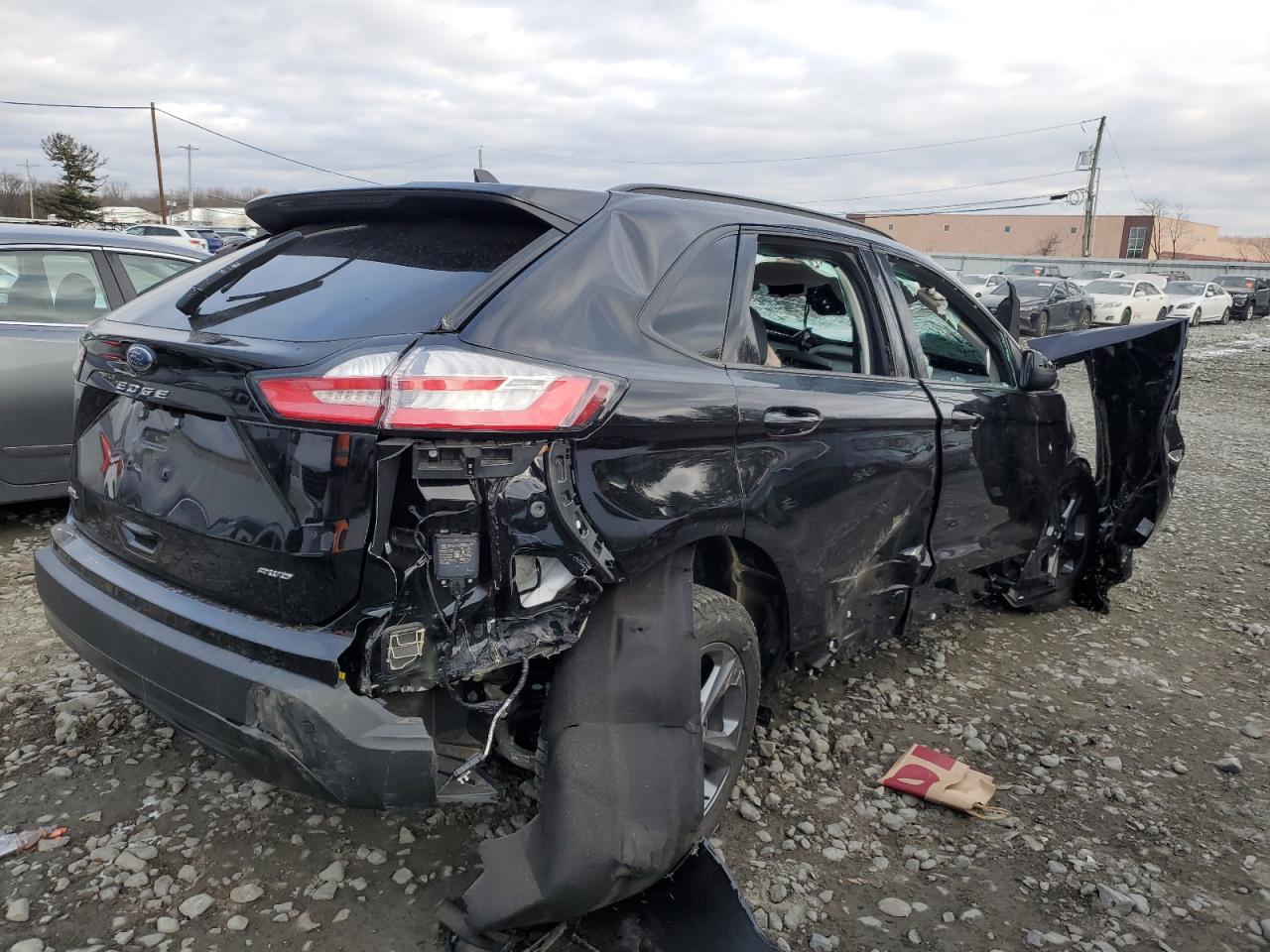 2023 Ford Edge - Image 3