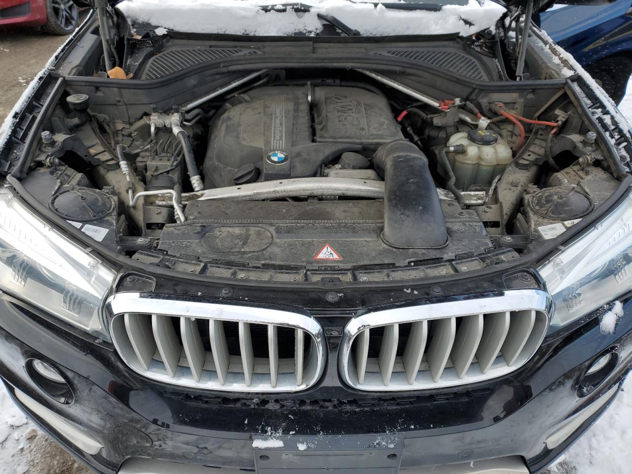 VIN 5UXKR0C52G0P32905 2016 BMW X5 no.11