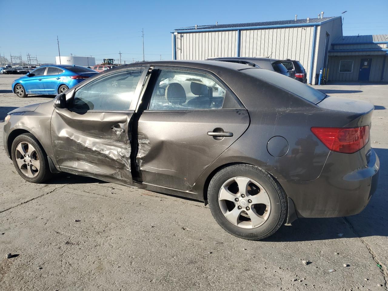 2010 Kia Forte - Image 2