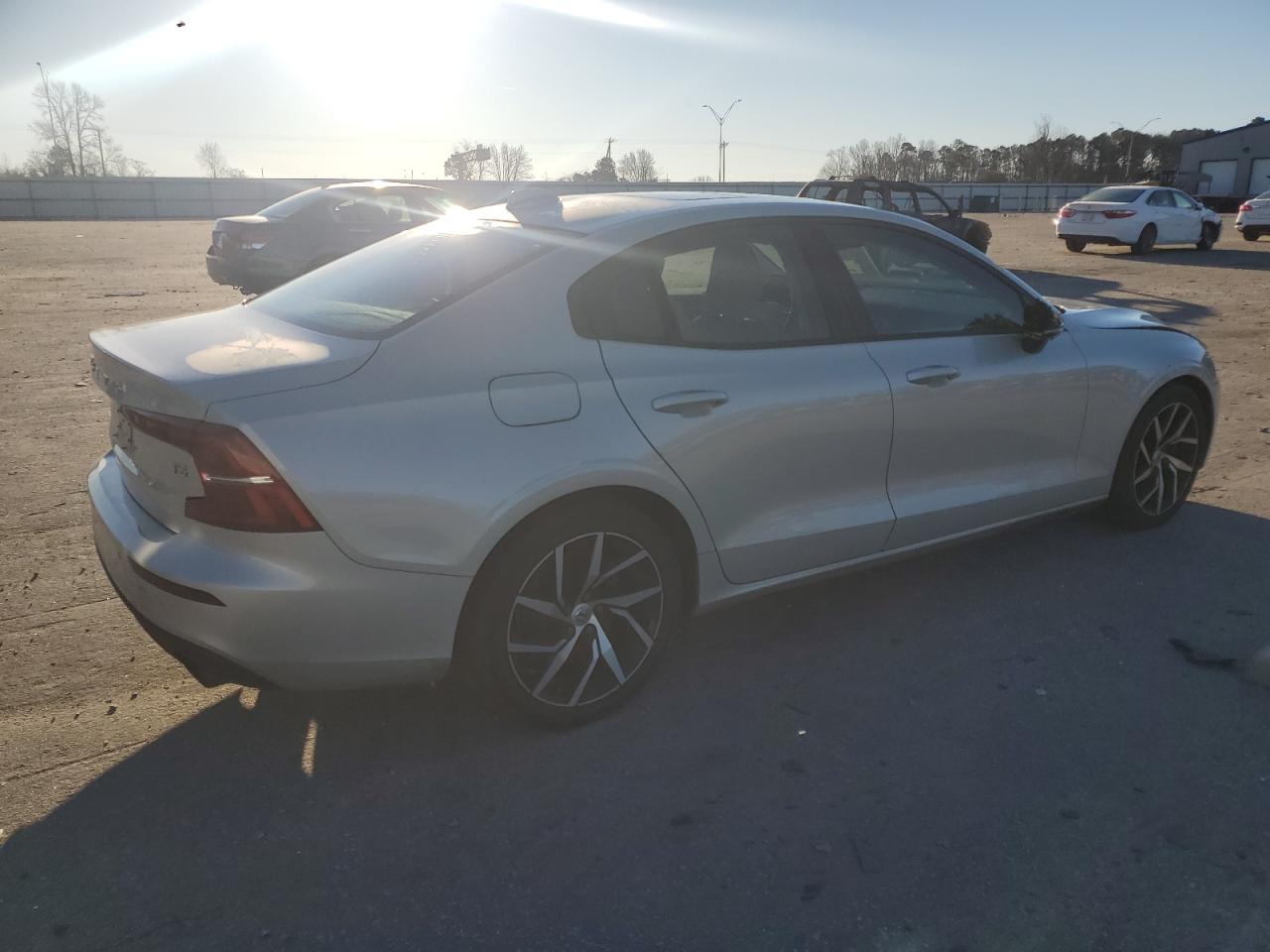 2019 Volvo S60 - Image 3