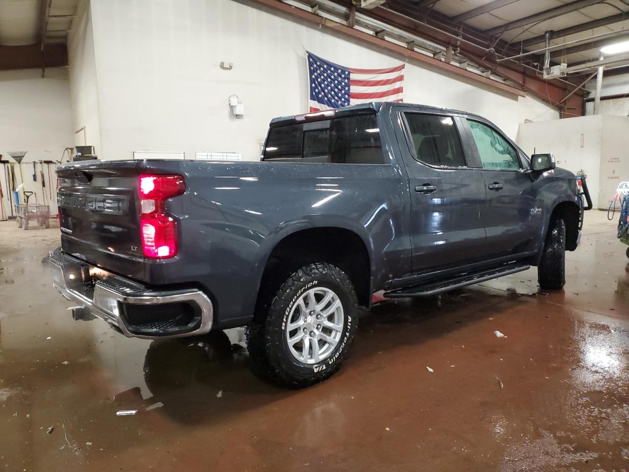 2019 Chevrolet Silverado - Image 3