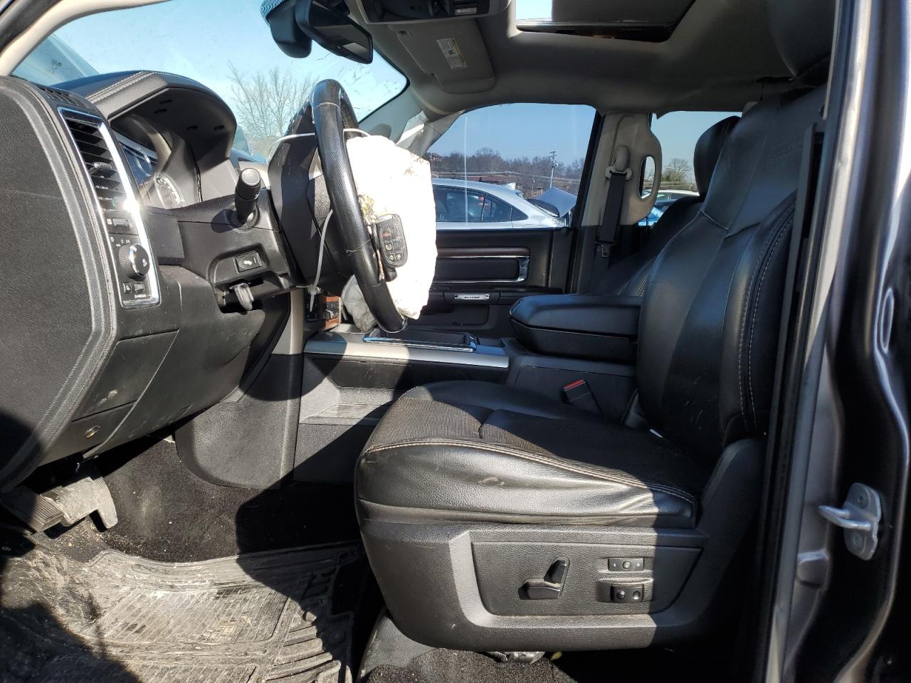 2014 RAM 1500 - Image 7