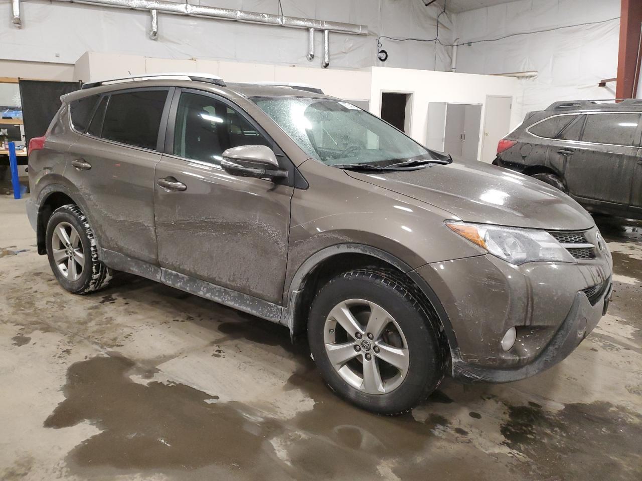 VIN 2T3RFREV1FW234120 2015 TOYOTA RAV4 no.4