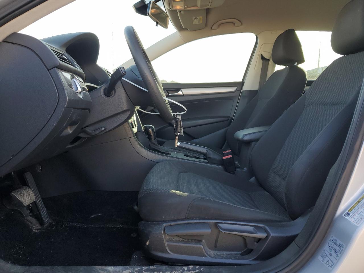 2014 Volkswagen Passat - Image 7