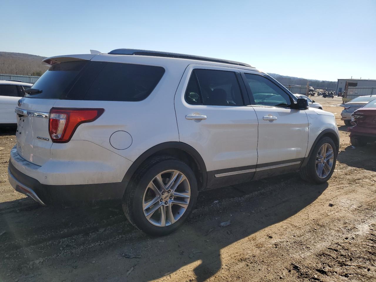 2016 Ford Explorer - Image 3