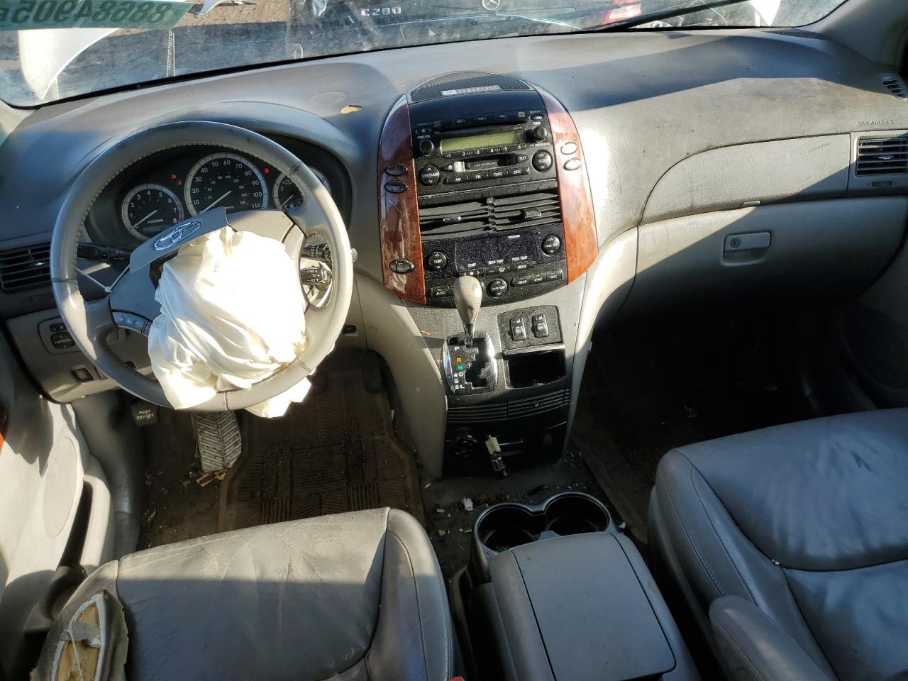 2005 Toyota Sienna - Image 8