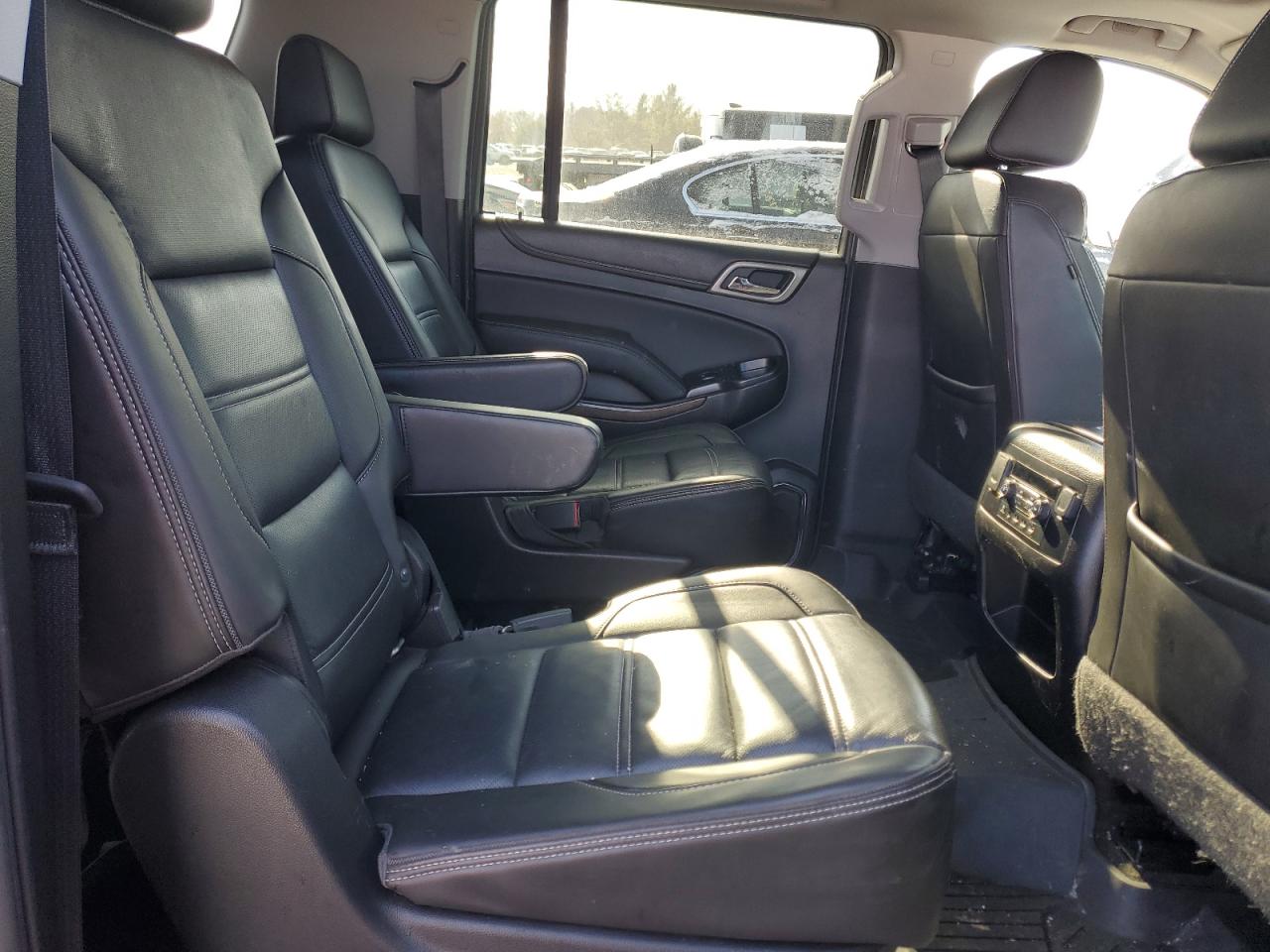 2018 GMC Yukon - Image 11