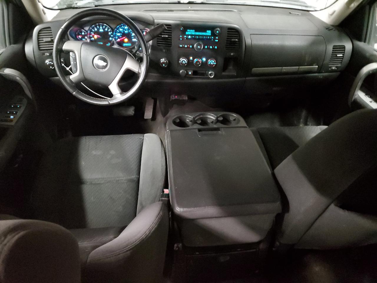 2009 Chevrolet Silverado - Image 8