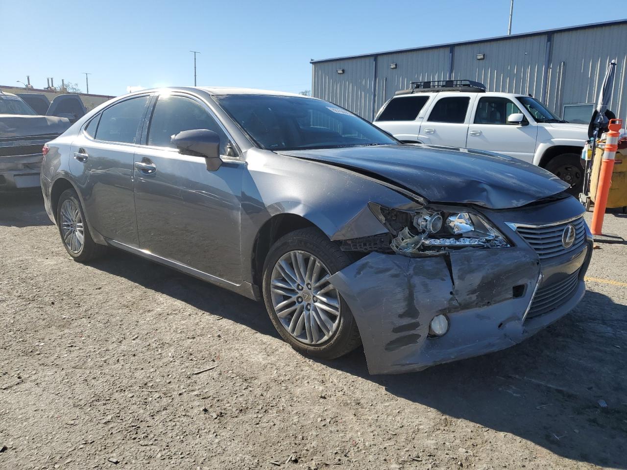 2013 Lexus ES - Image 4
