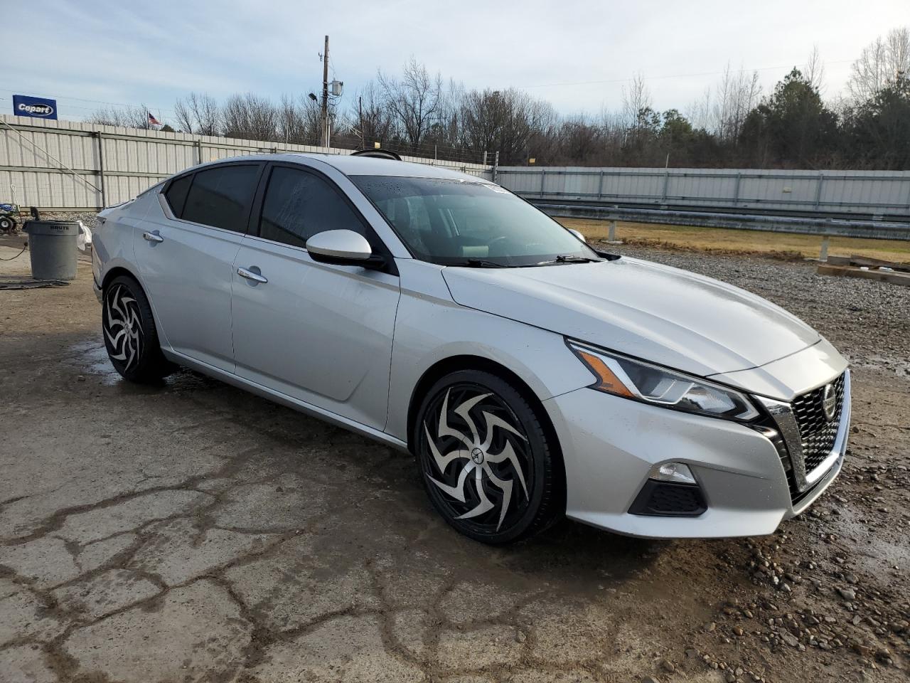 2019 Nissan Altima - Image 4