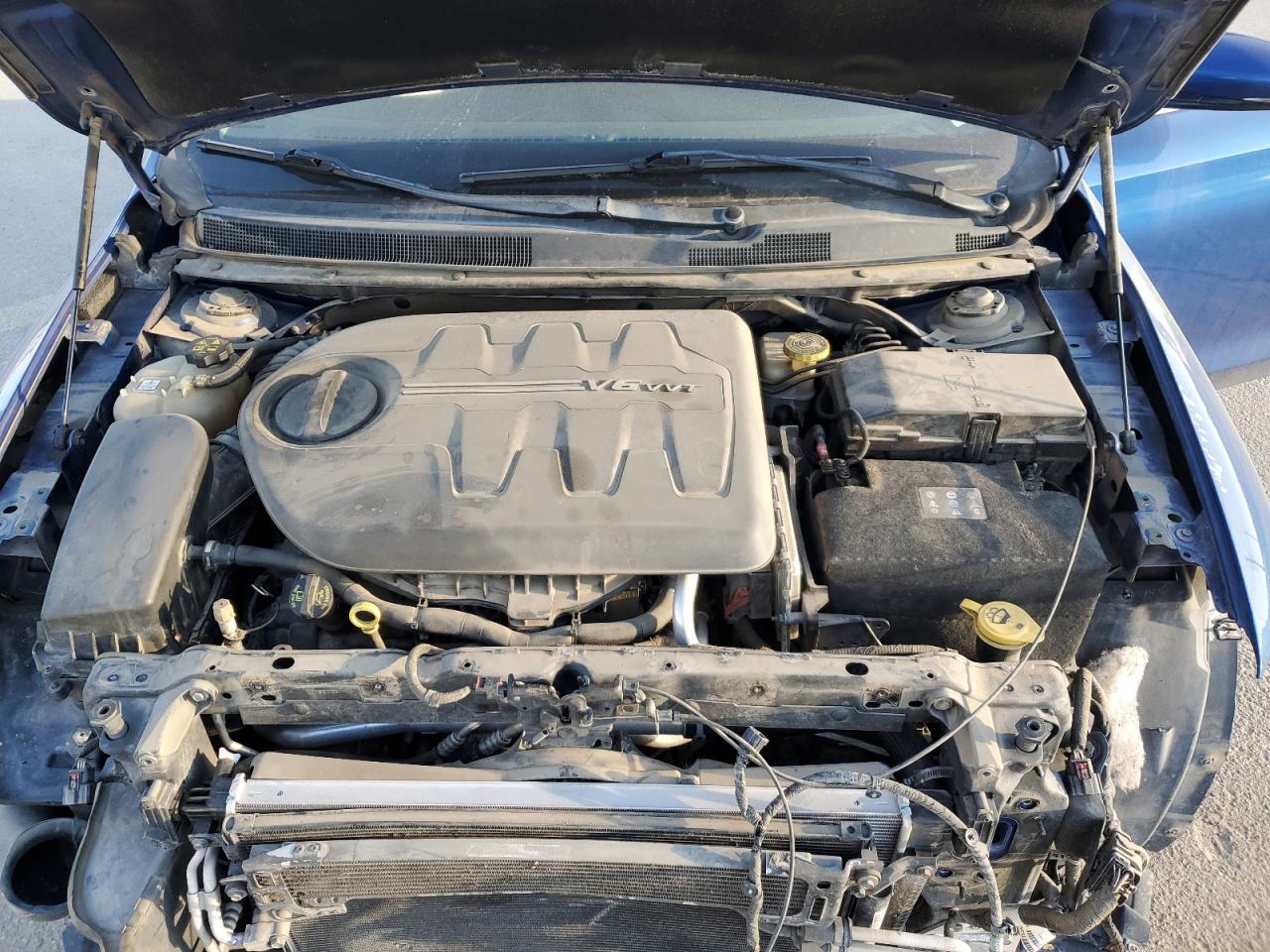 2015 Chrysler 200 - Image 11