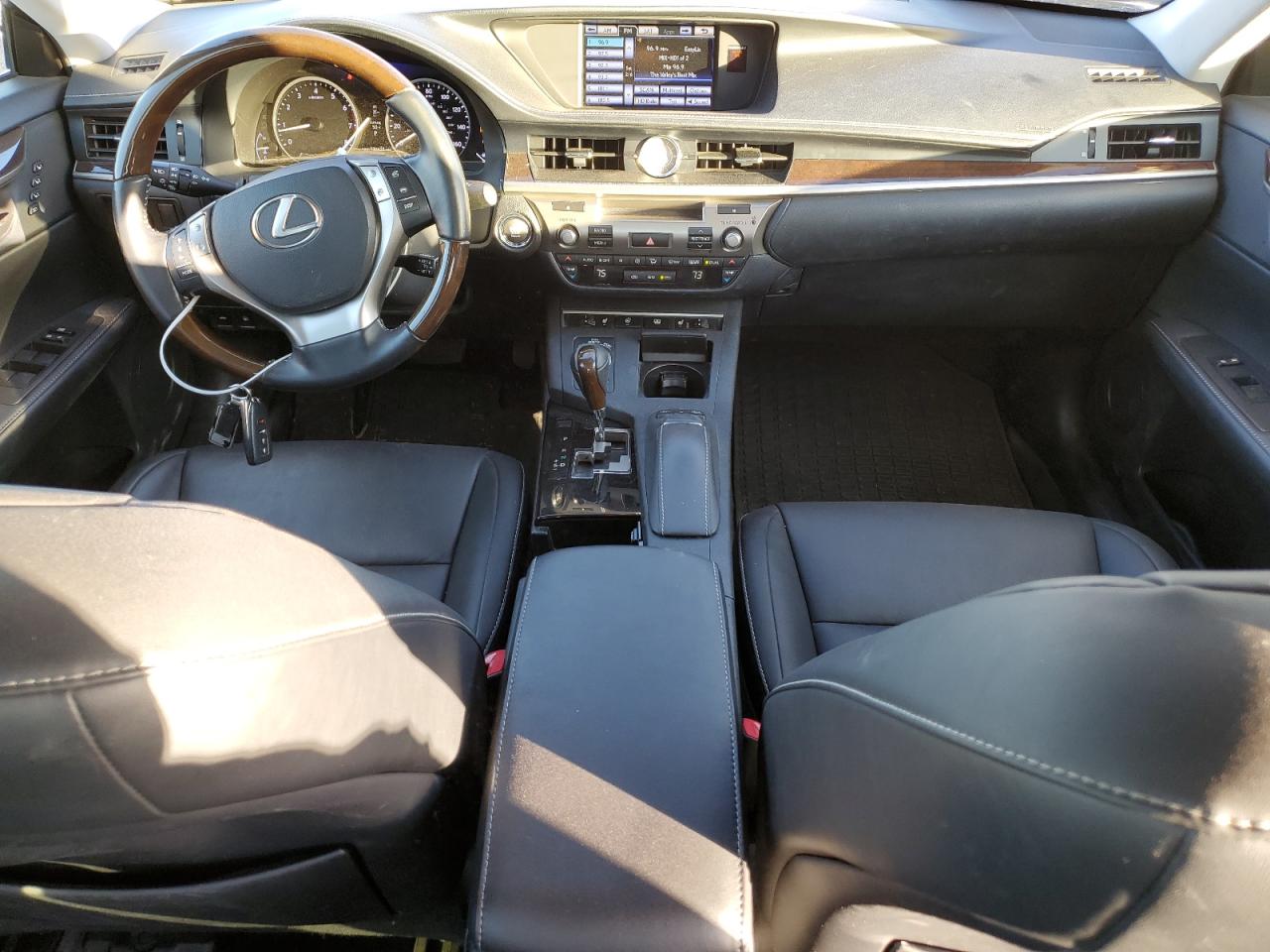 2013 Lexus ES - Image 8