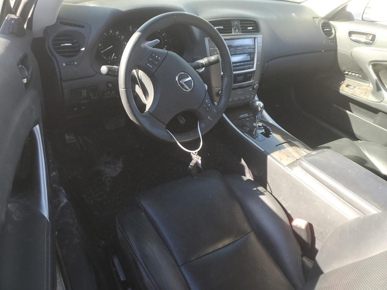 2010 Lexus IS - Image 8