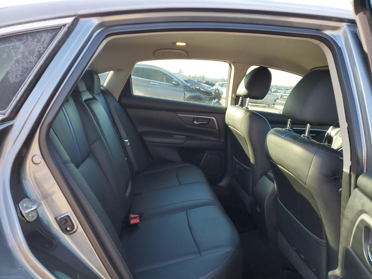 2018 Nissan Altima - Image 10