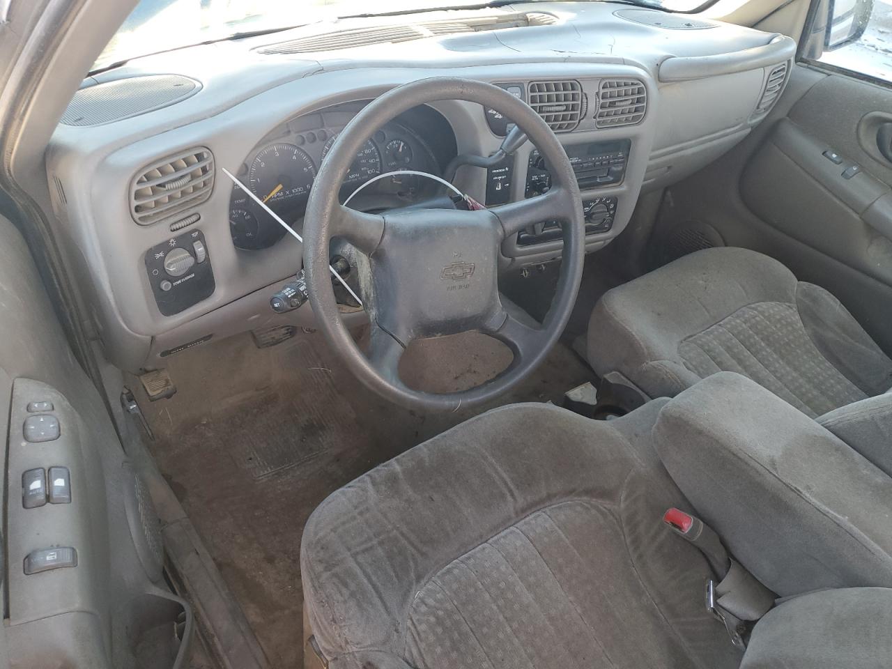 2000 Chevrolet S-10 Pickup - Image 8
