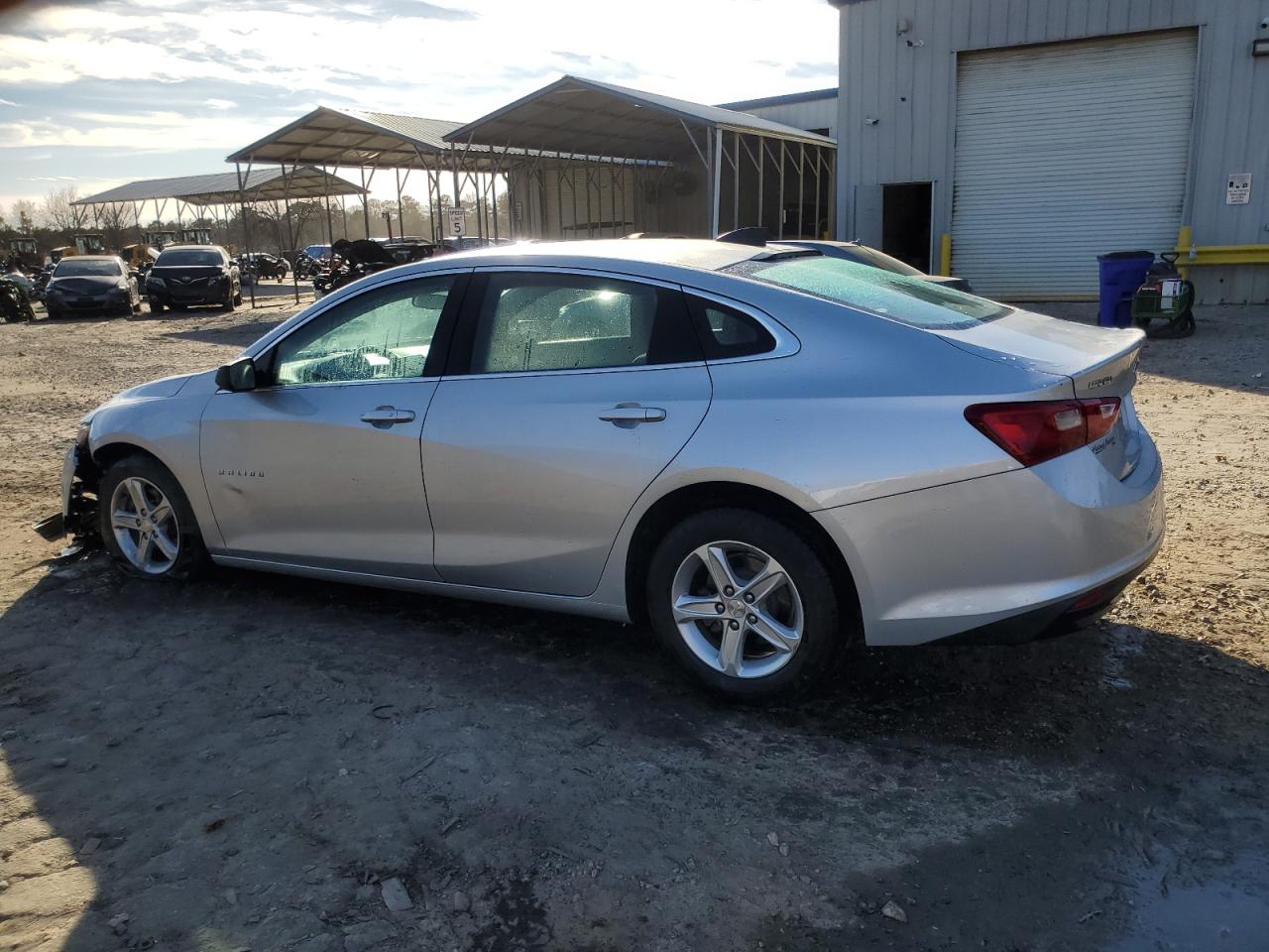 2020 Chevrolet Malibu - Image 2