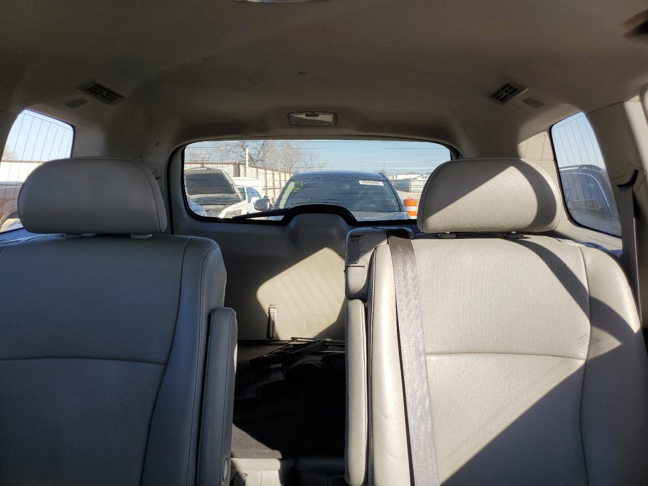 2013 Toyota Highlander - Image 10