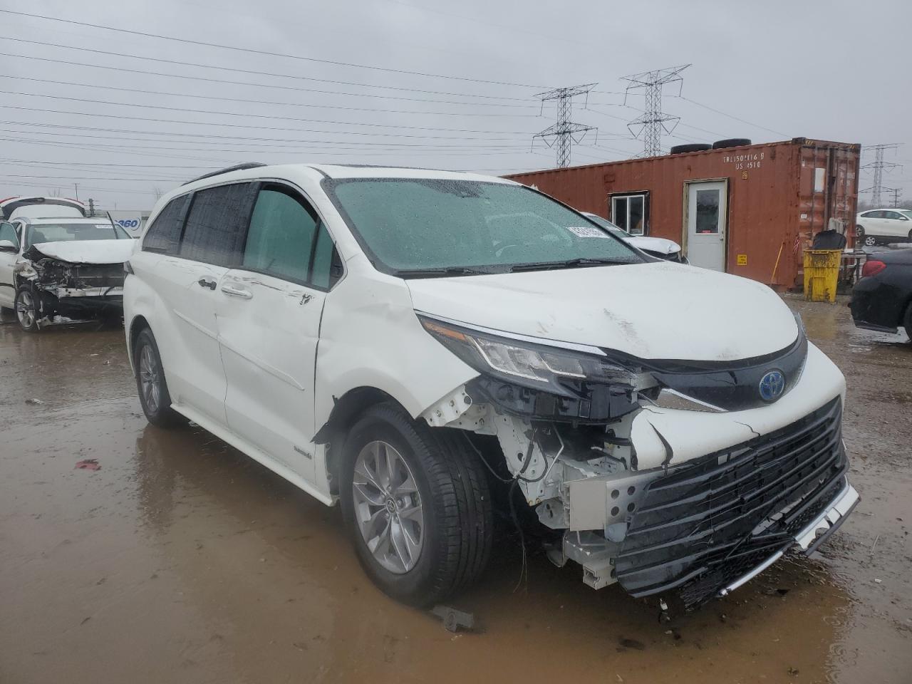 2021 Toyota Sienna - Image 4