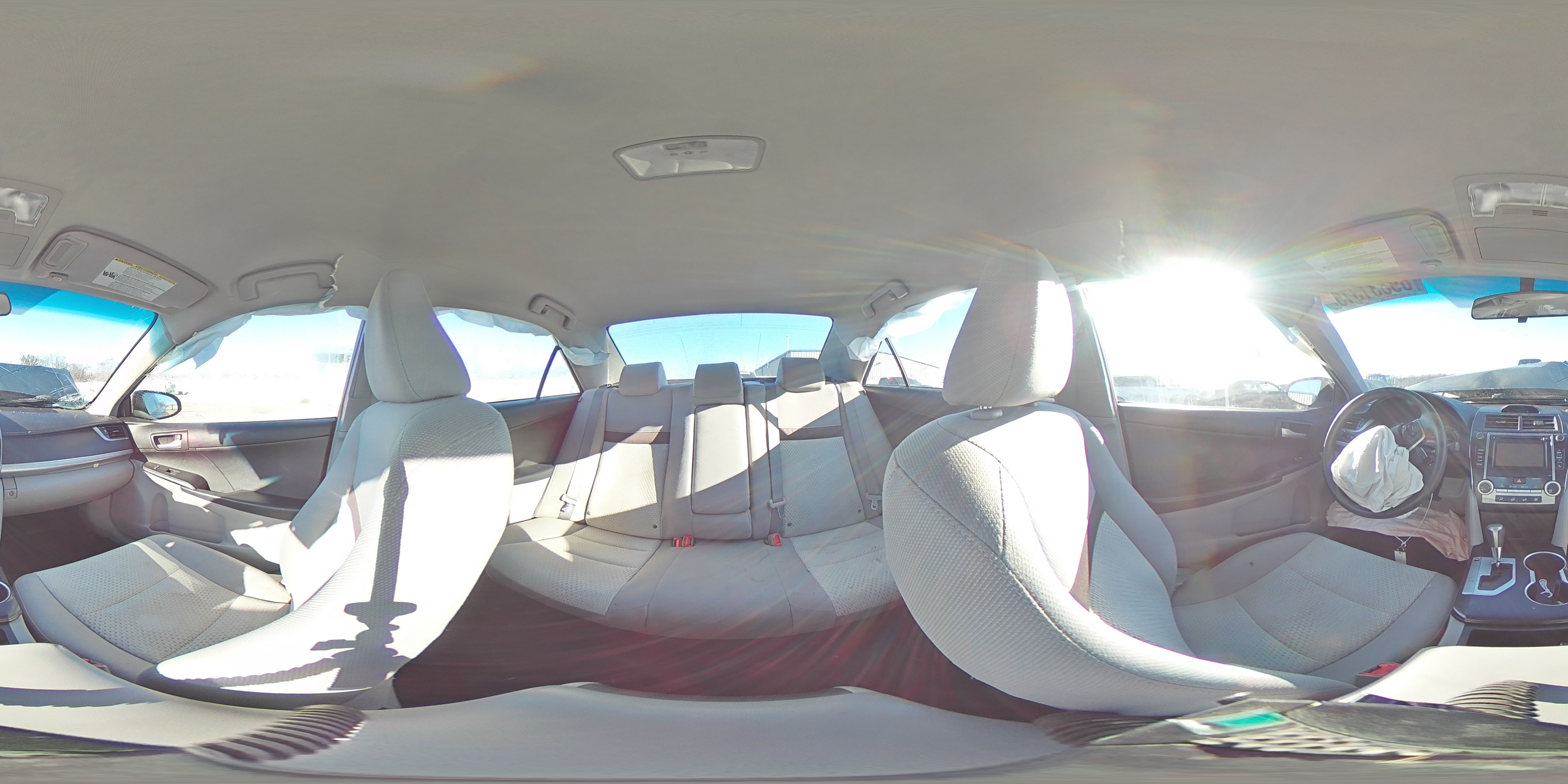 2014 Toyota Camry - Image 15