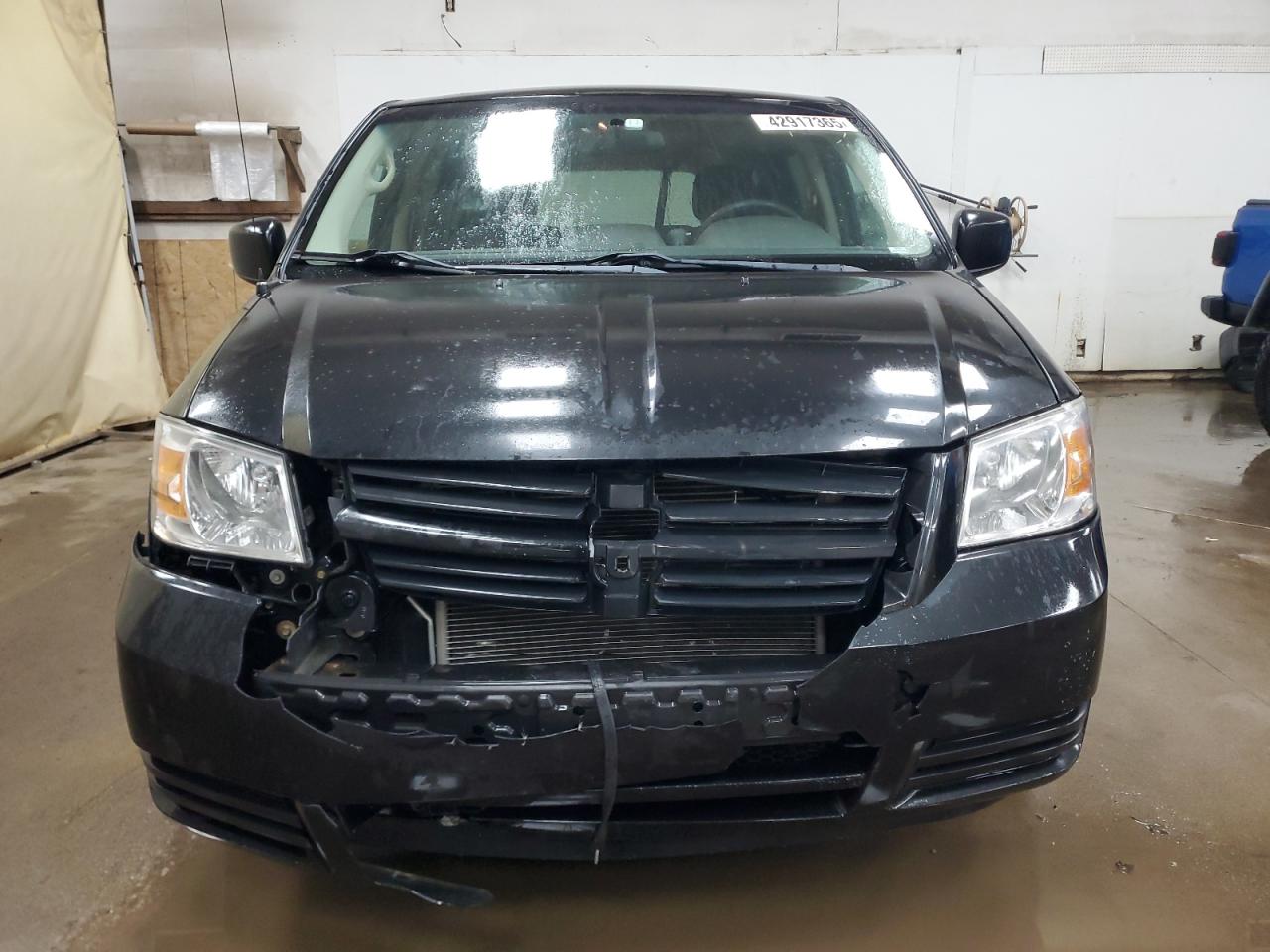 2010 Dodge Caravan - Image 5