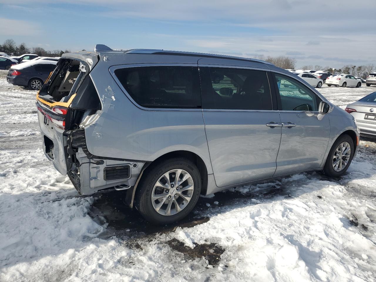2021 Chrysler Pacifica - Image 3