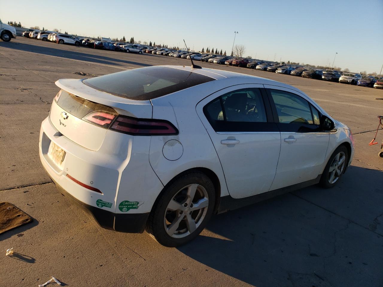 2014 Chevrolet Volt - Image 3