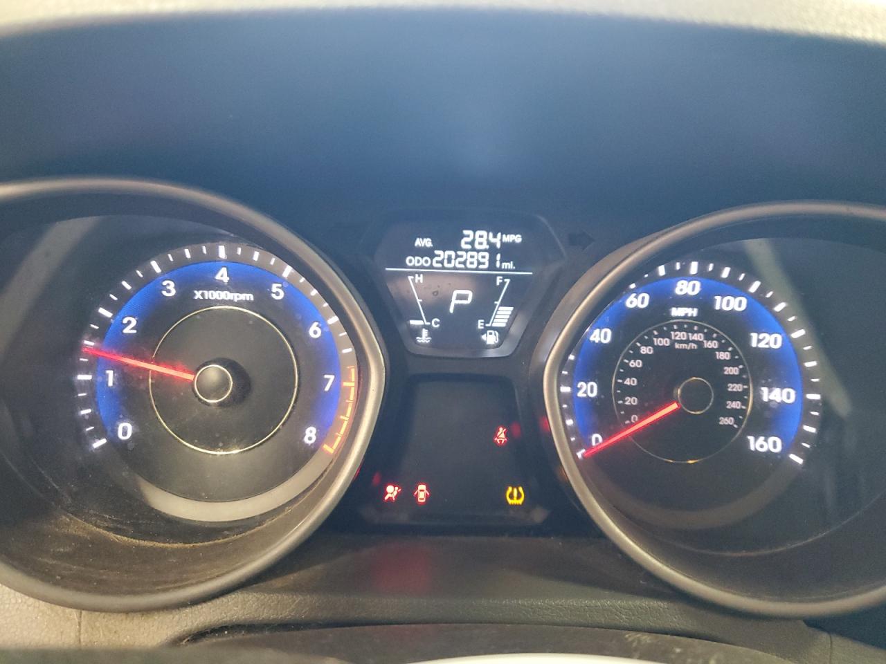 2013 Hyundai Elantra - Image 9
