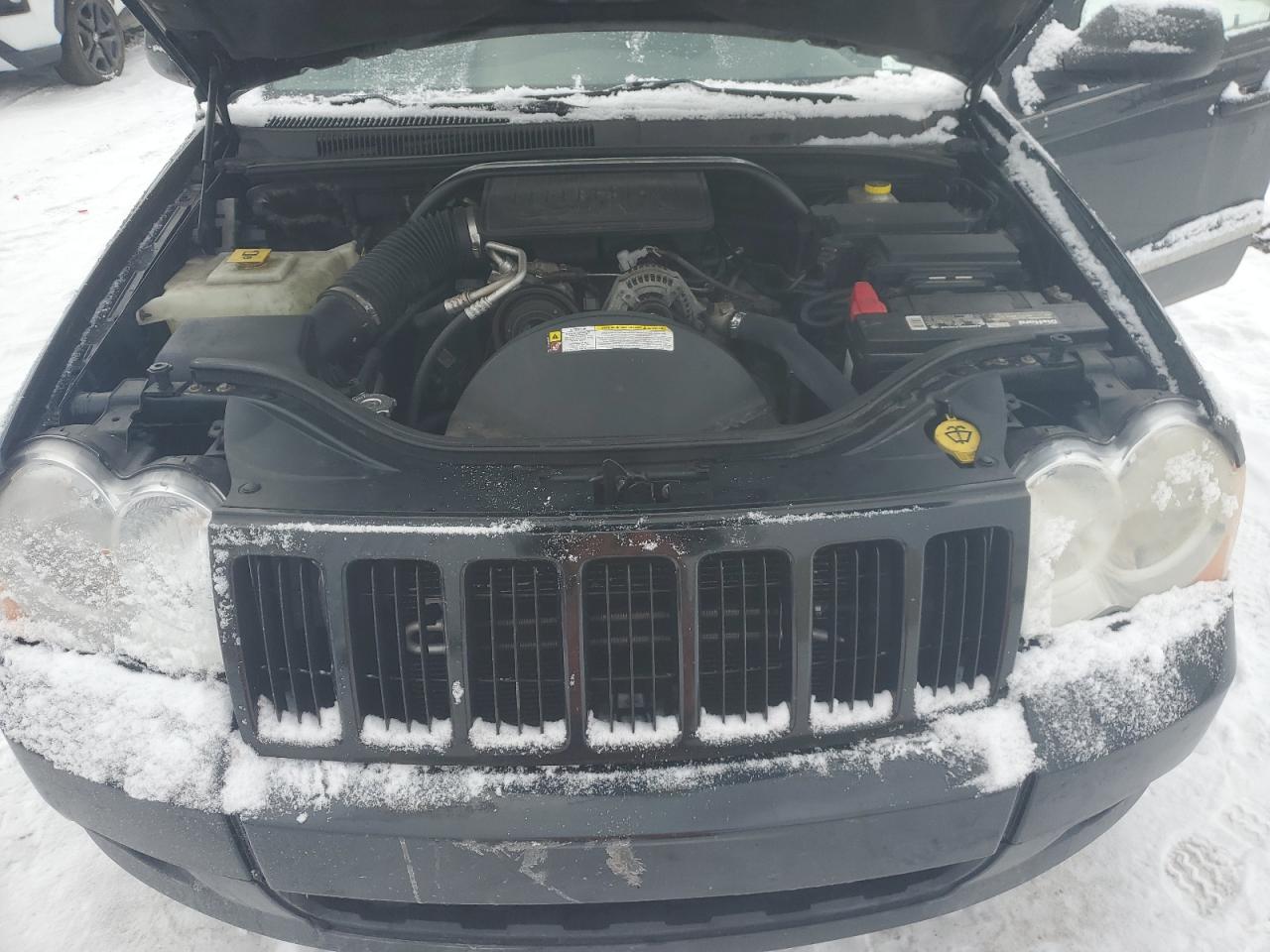 2010 Jeep Grand Cherokee - Image 12