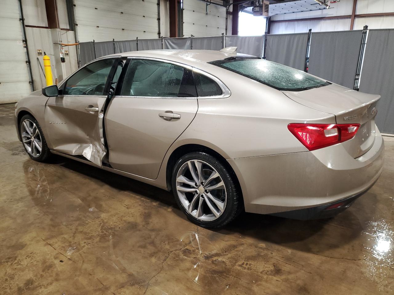 2023 Chevrolet Malibu - Image 2
