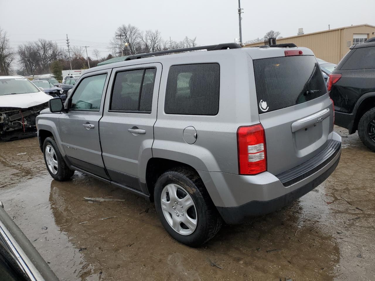2016 Jeep Liberty (Patriot) - Image 2