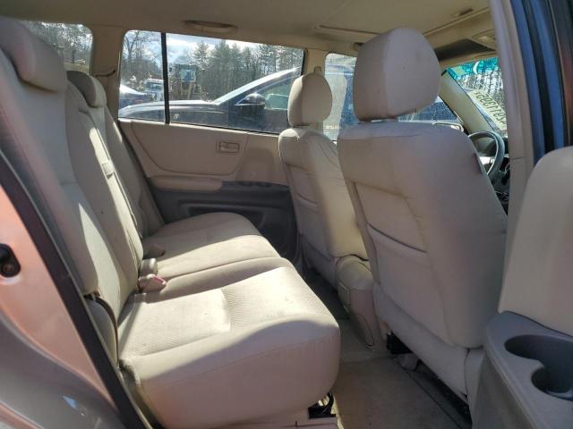 2004 TOYOTA HIGHLANDER 
