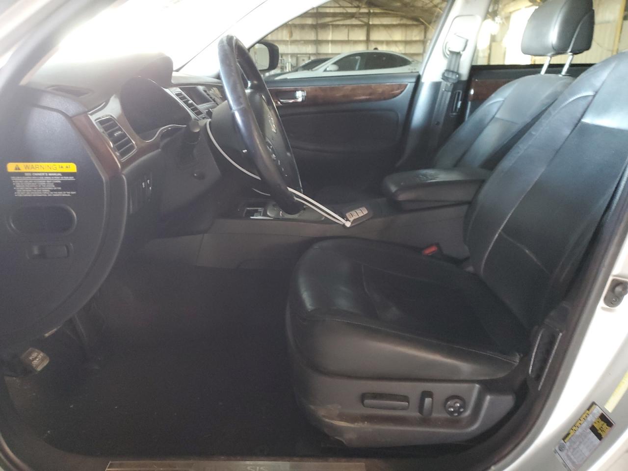2011 Hyundai Genesis - Image 7