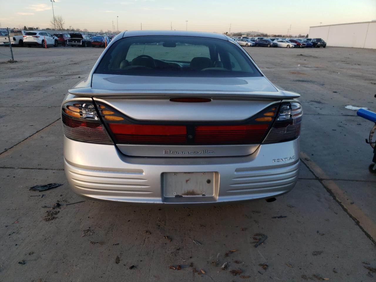 2004 Pontiac Bonneville - Image 6