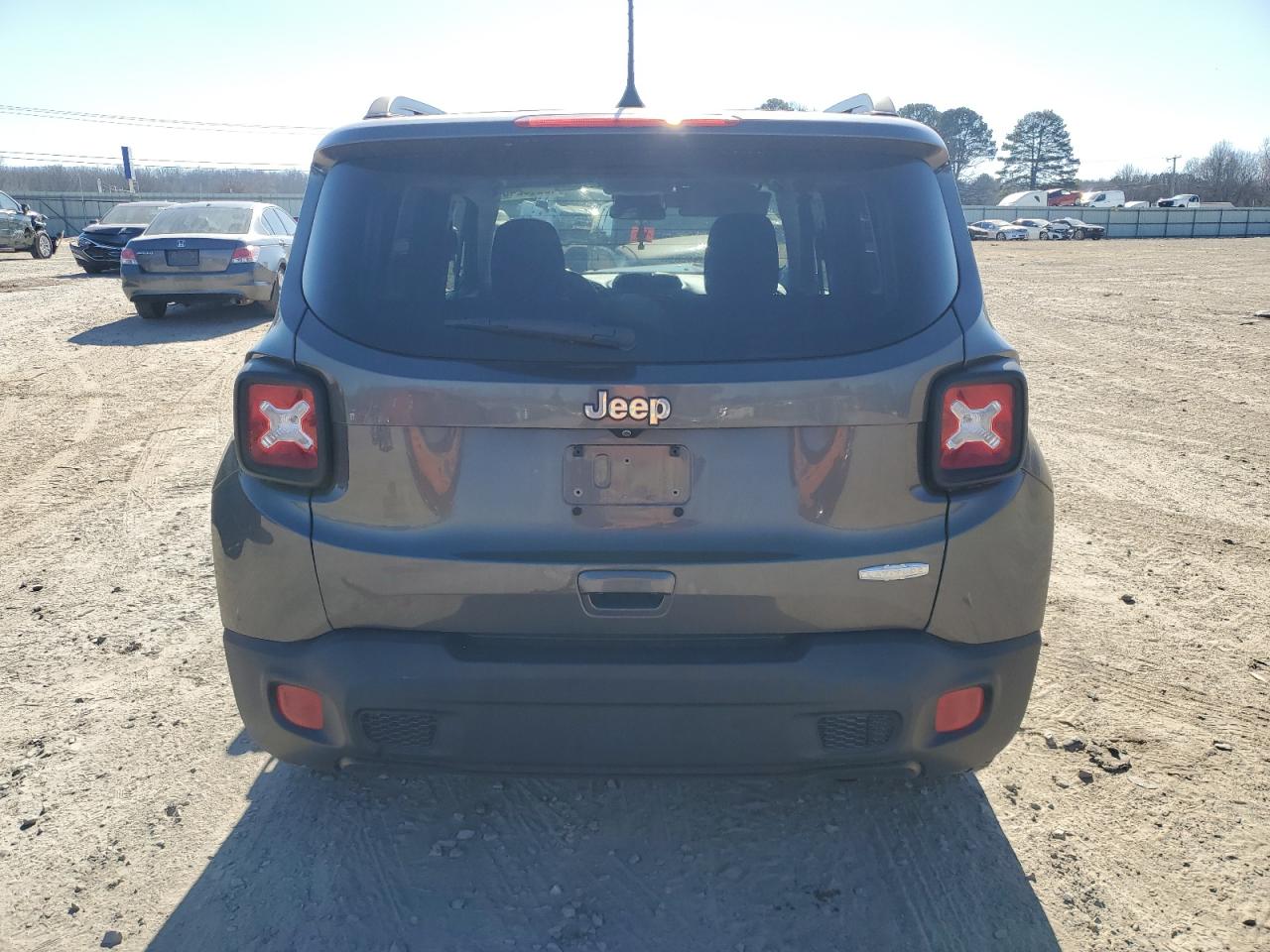 2018 Jeep Renegade - Image 6