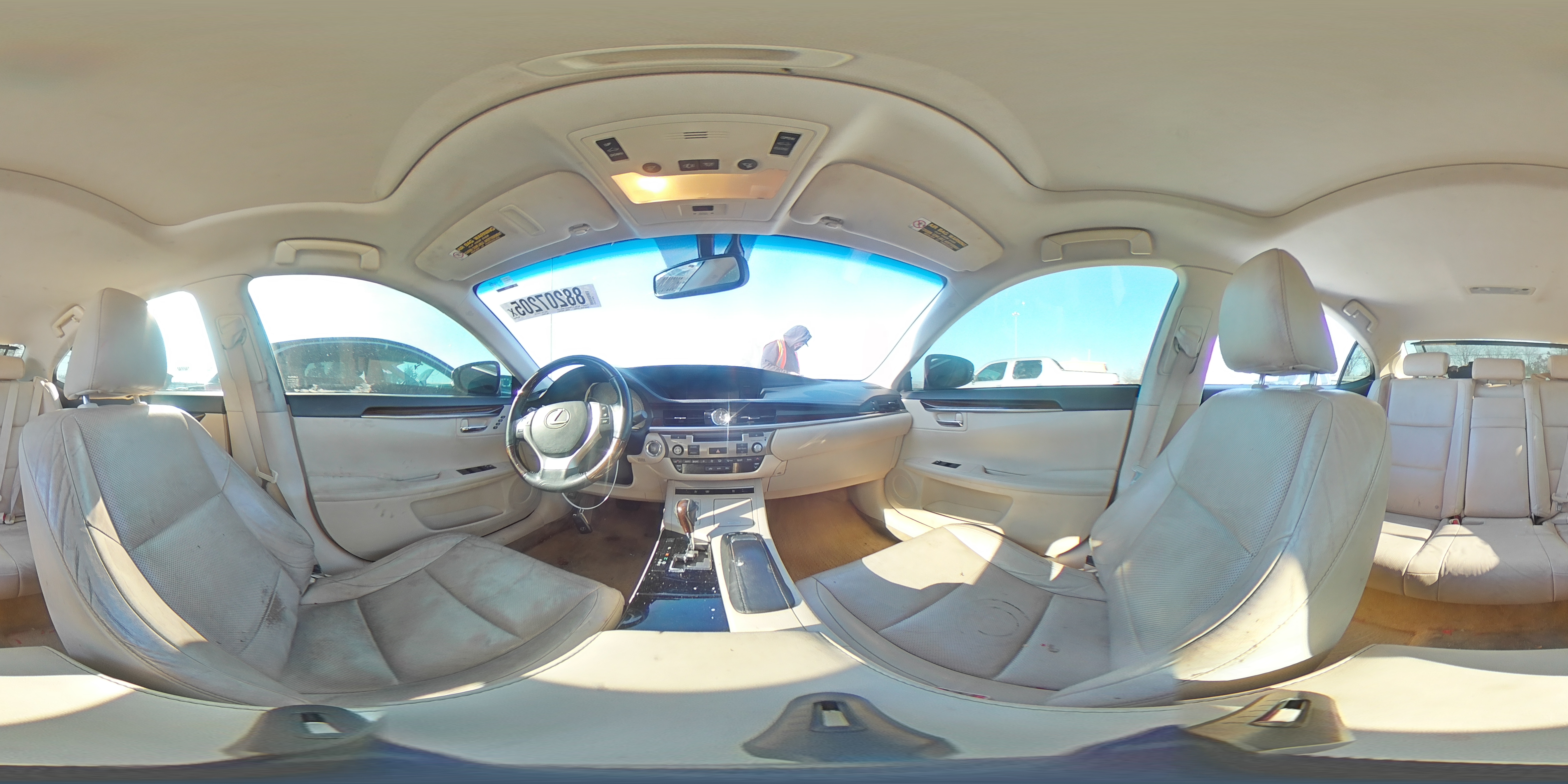 2014 Lexus ES - Image 12