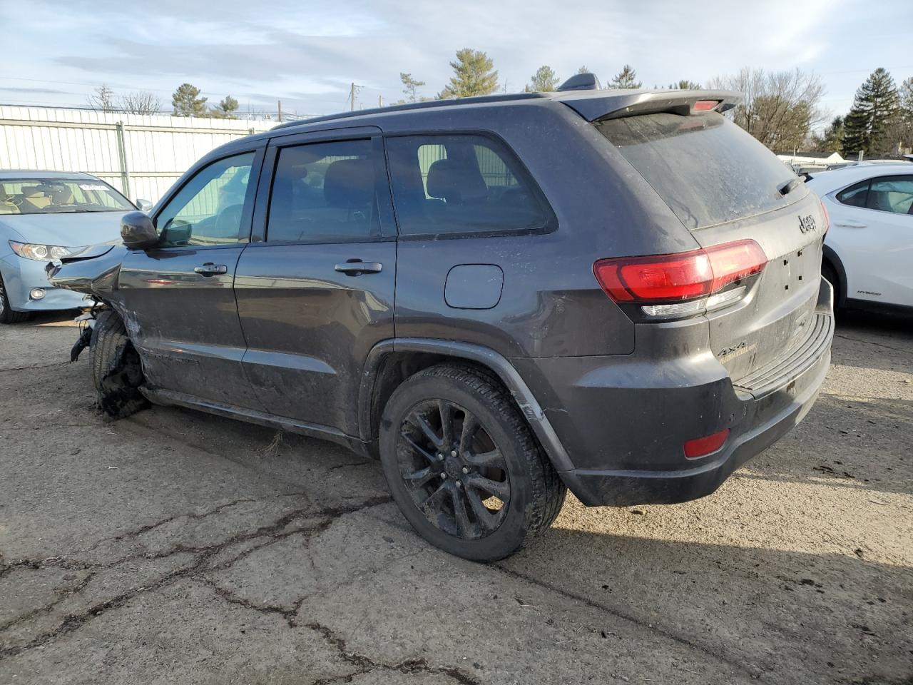 2020 Jeep Grand Cherokee - Image 2