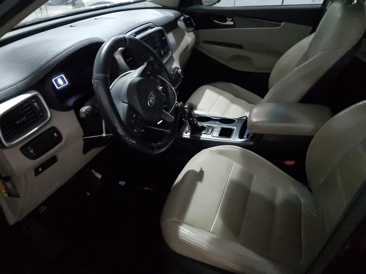 2016 Kia Sorento - Image 7