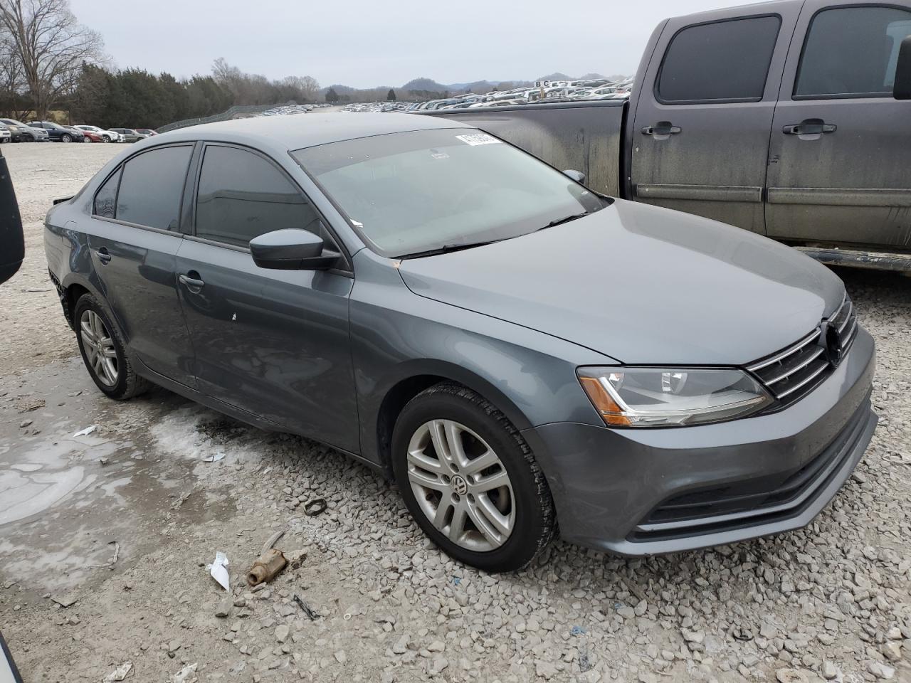 2018 Volkswagen Jetta - Image 4